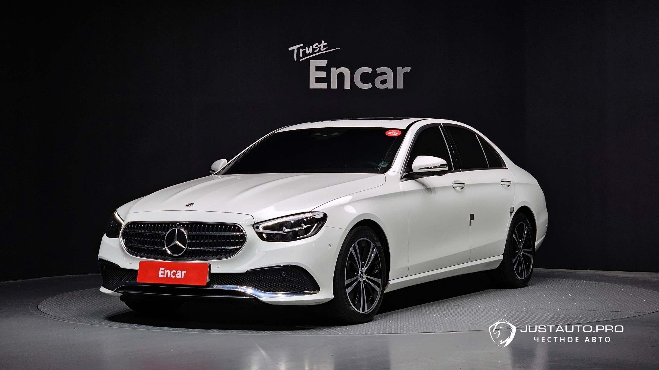 Автомобиль Mercedes-Benz E-Class