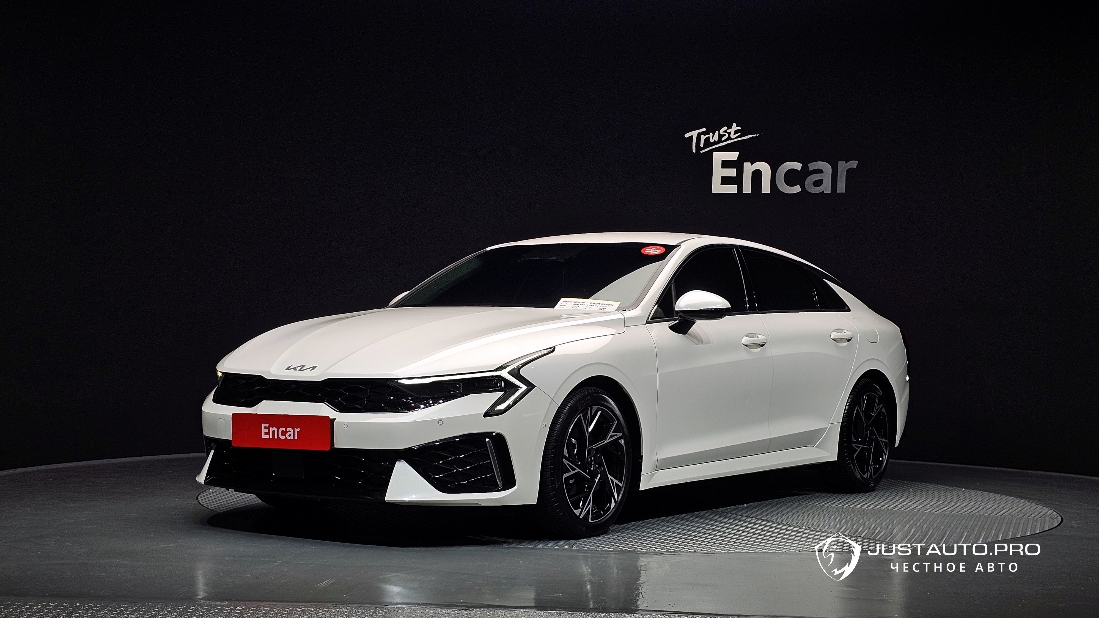 Автомобиль Kia K5