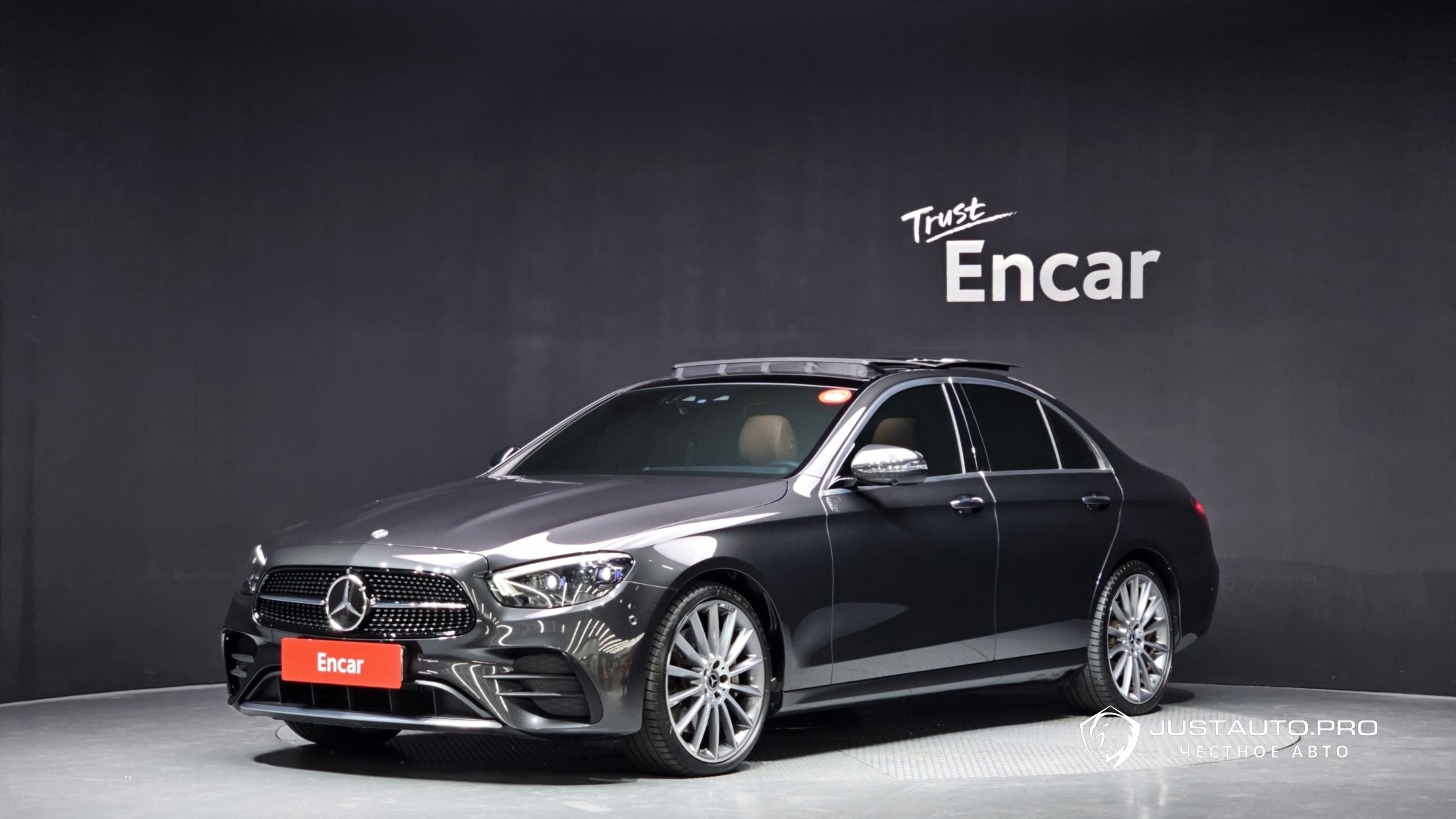 Автомобиль Mercedes-Benz E-Class