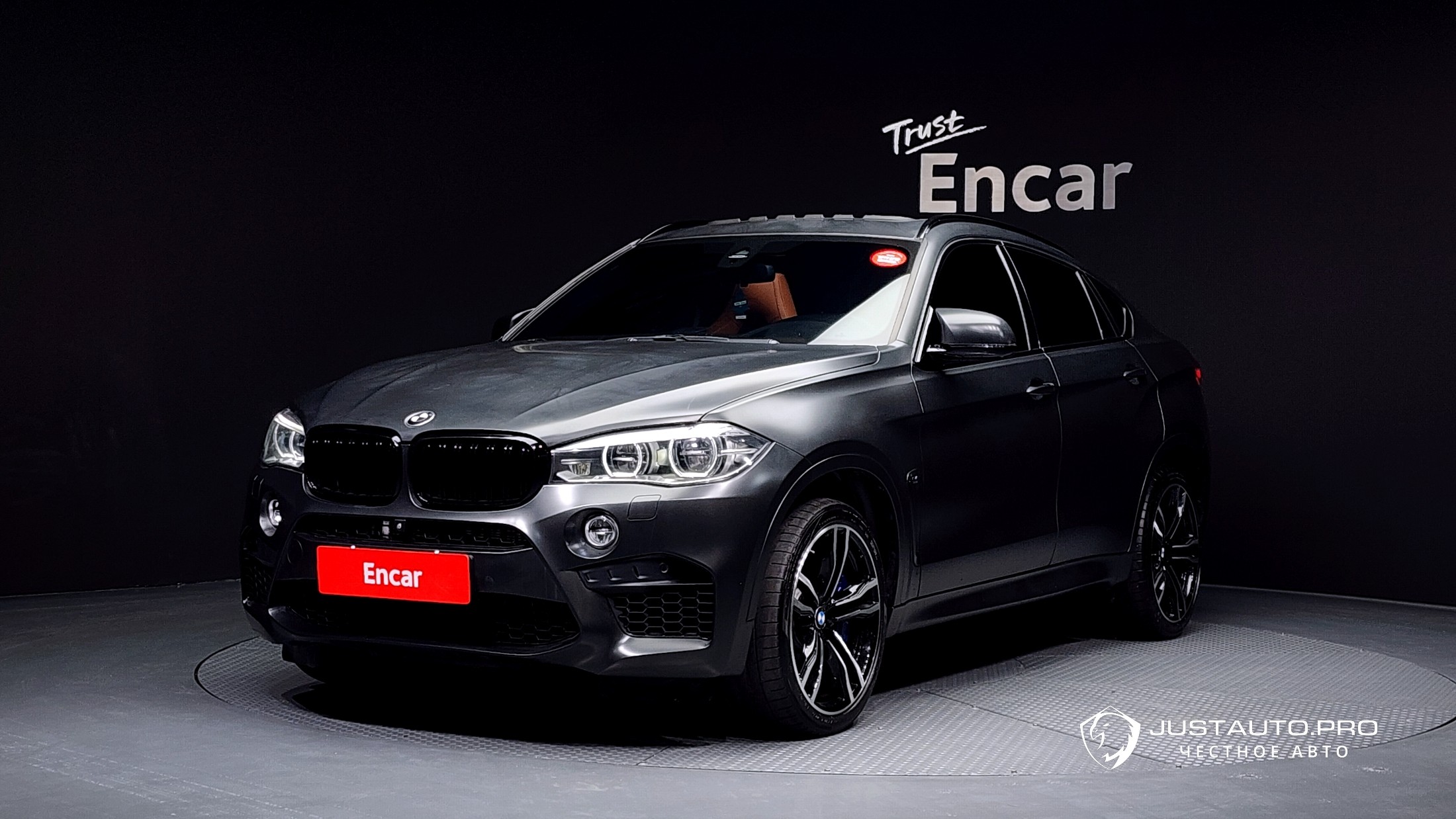 Автомобиль BMW X6M