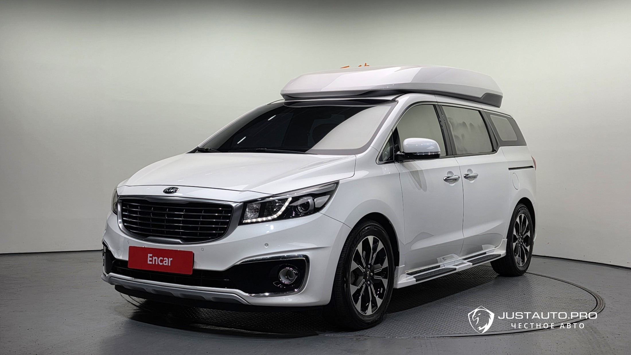 Автомобиль Kia Canival