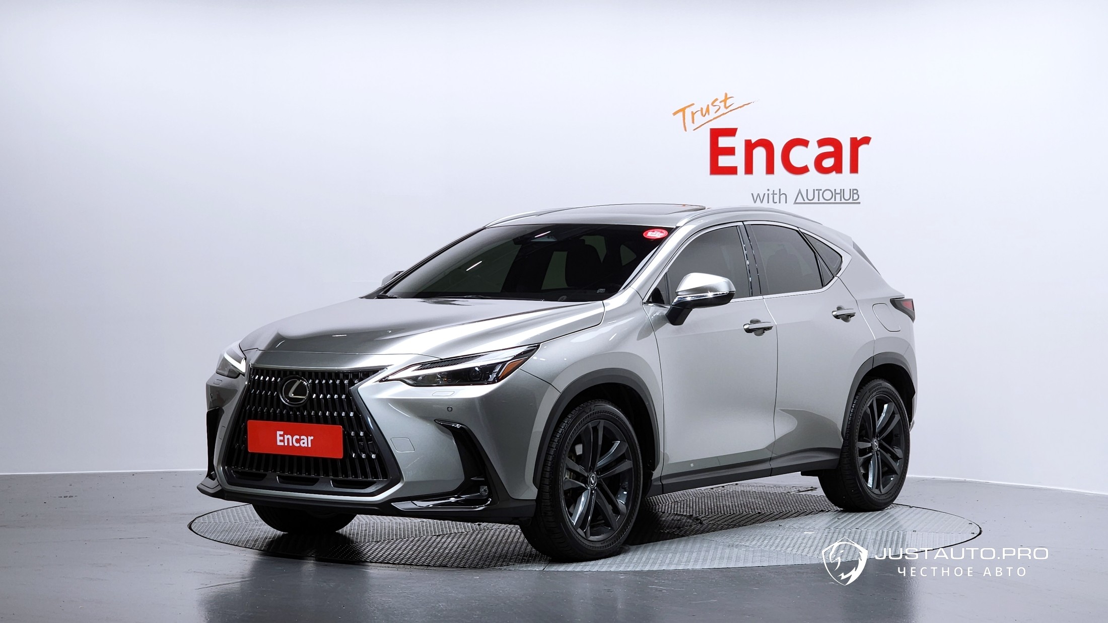 Автомобиль Lexus NX
