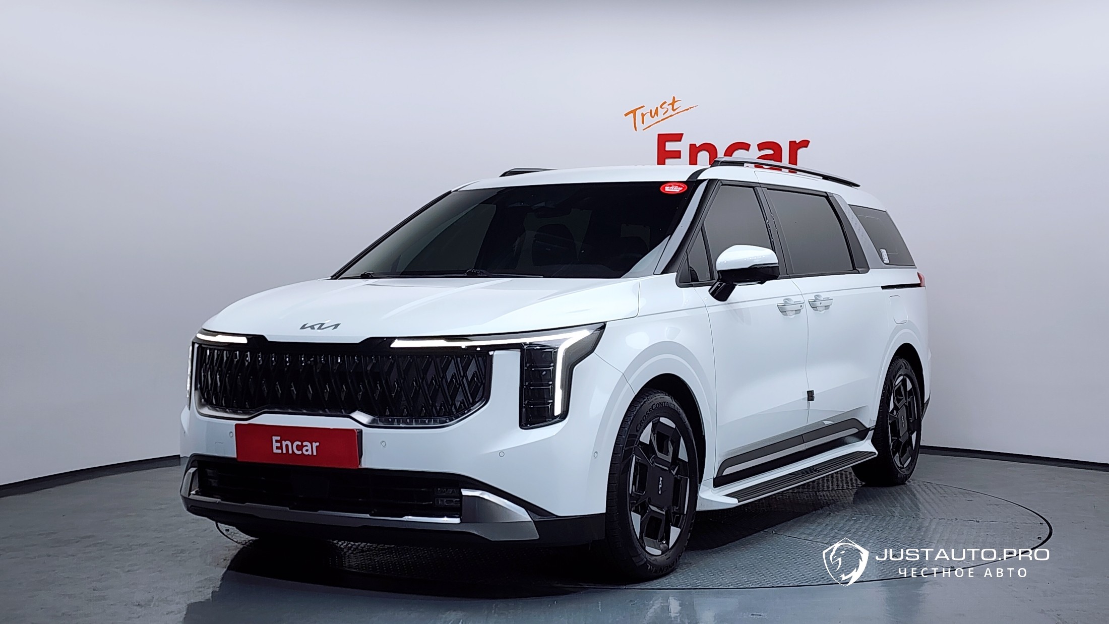 Автомобиль Kia Canival