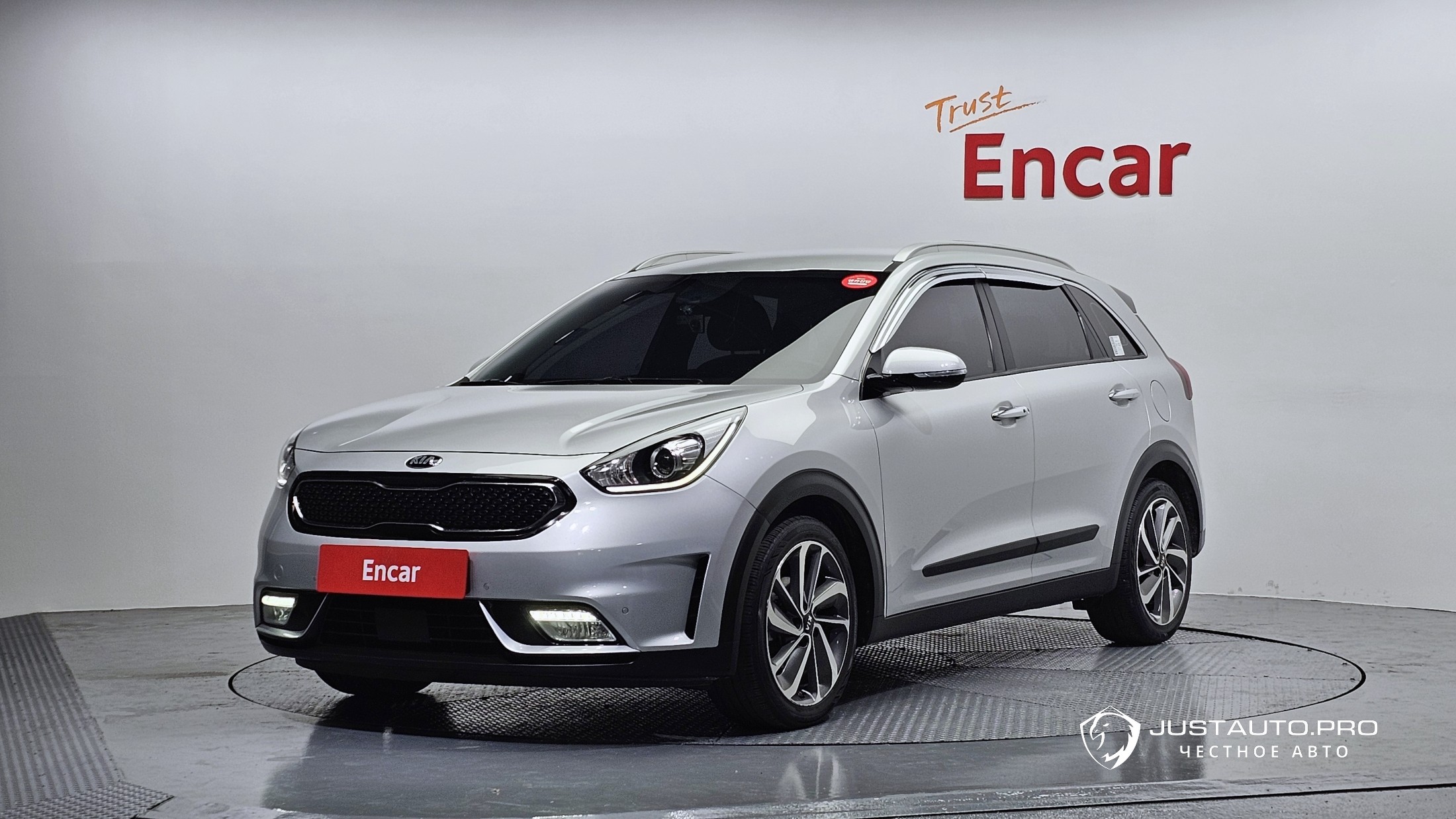 Автомобиль Kia Niro
