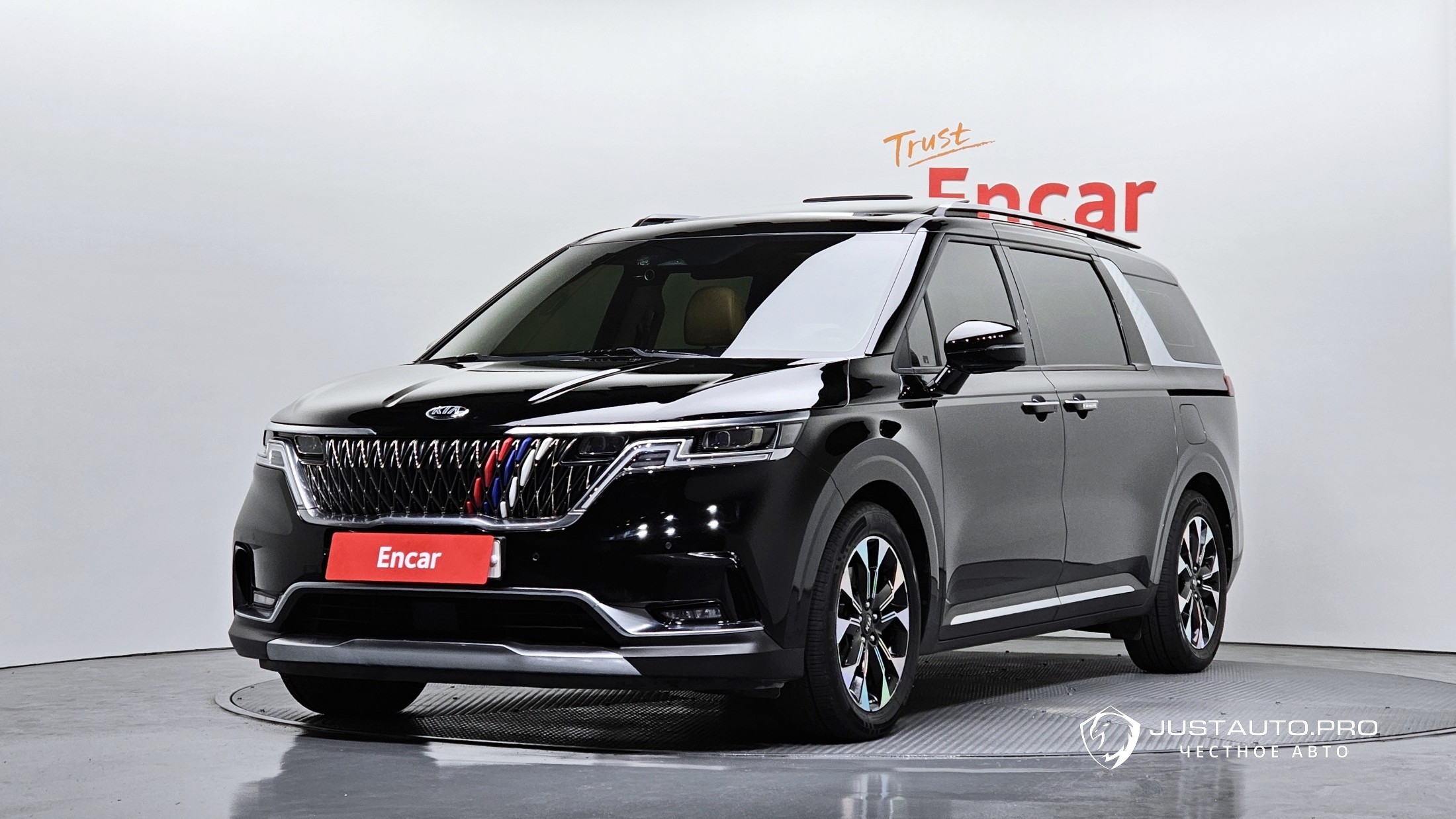 Автомобиль Kia Canival