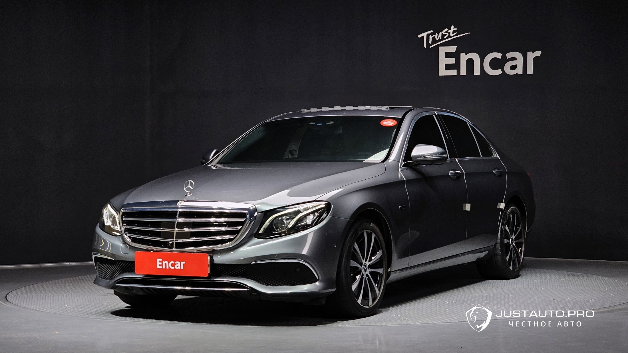Автомобиль Mercedes-Benz E-Class