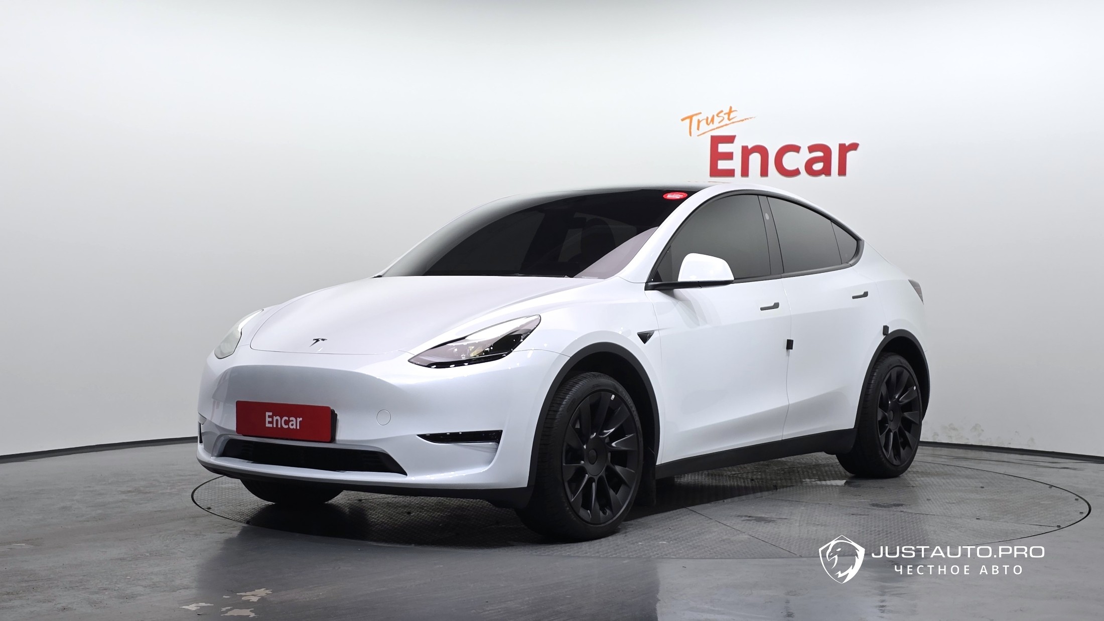 Автомобиль Tesla Model Y
