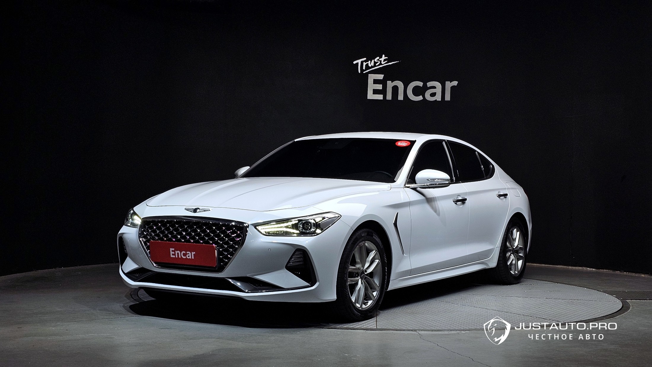Автомобиль Genesis G70