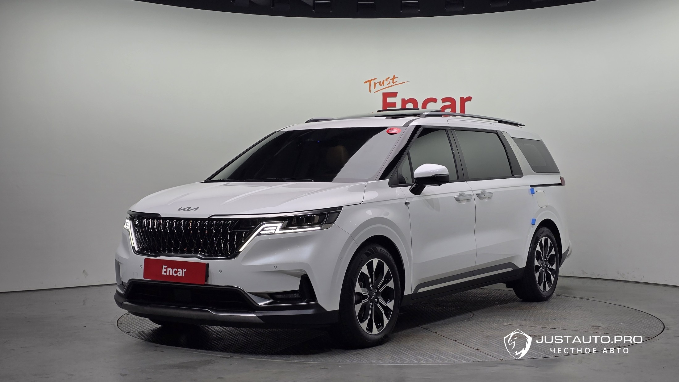 Автомобиль Kia Canival
