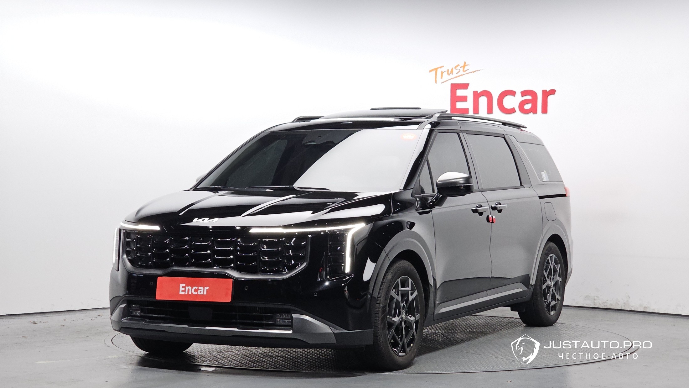 Автомобиль Kia Canival