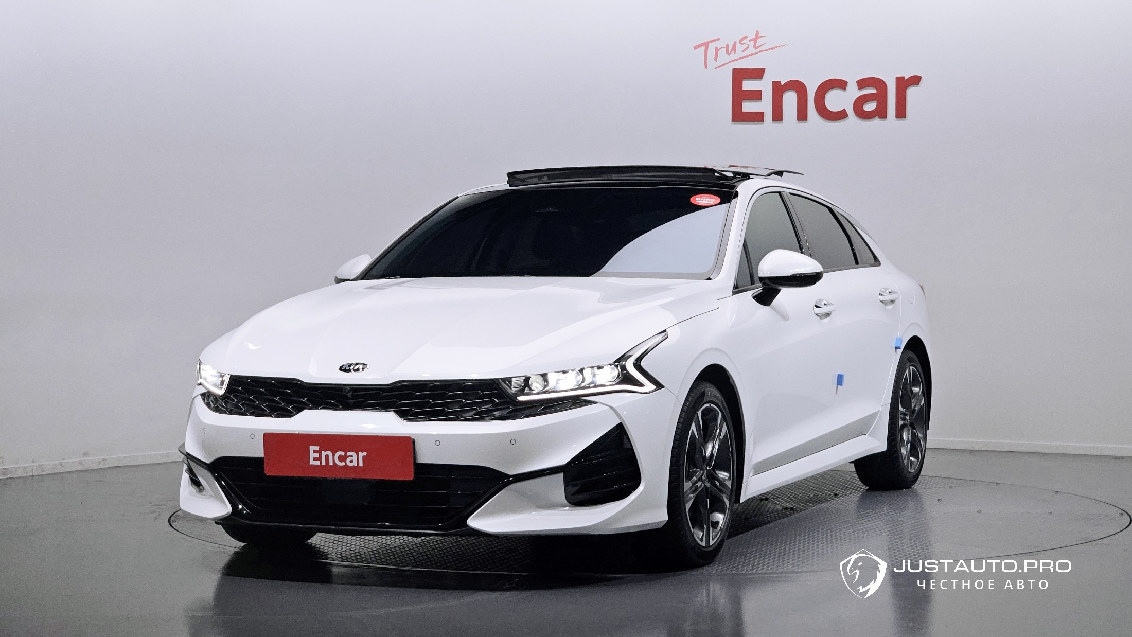 Автомобиль Kia K5