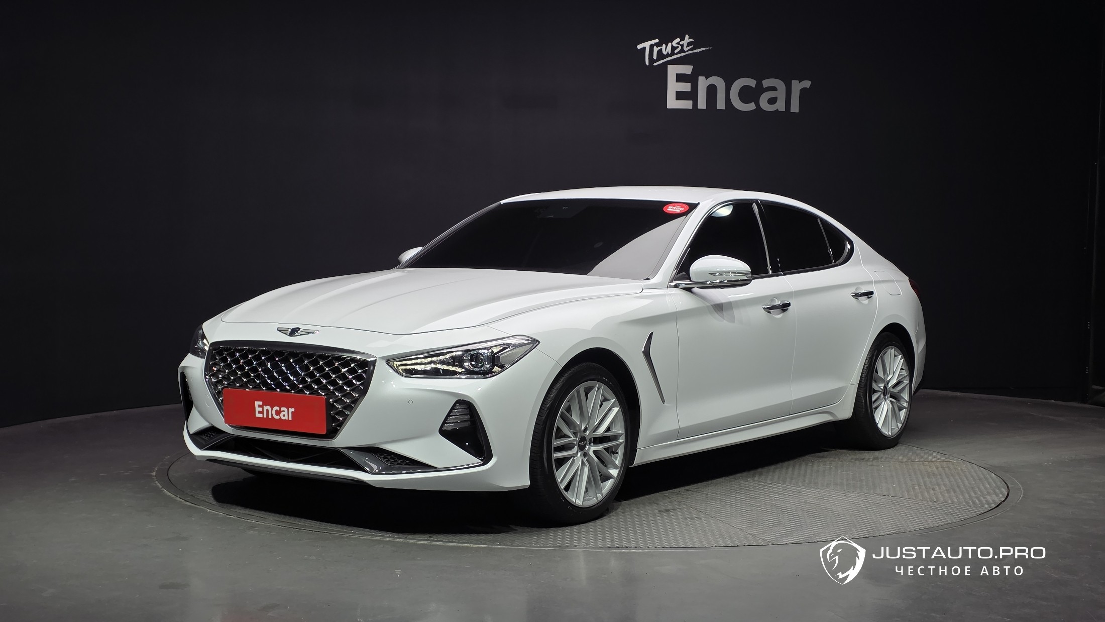 Автомобиль Genesis G70