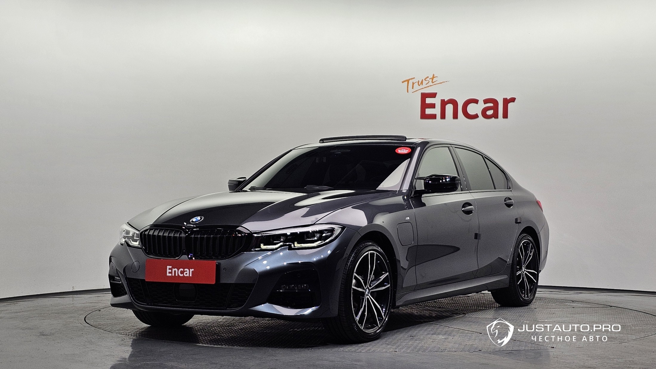 Автомобиль BMW 3-Series