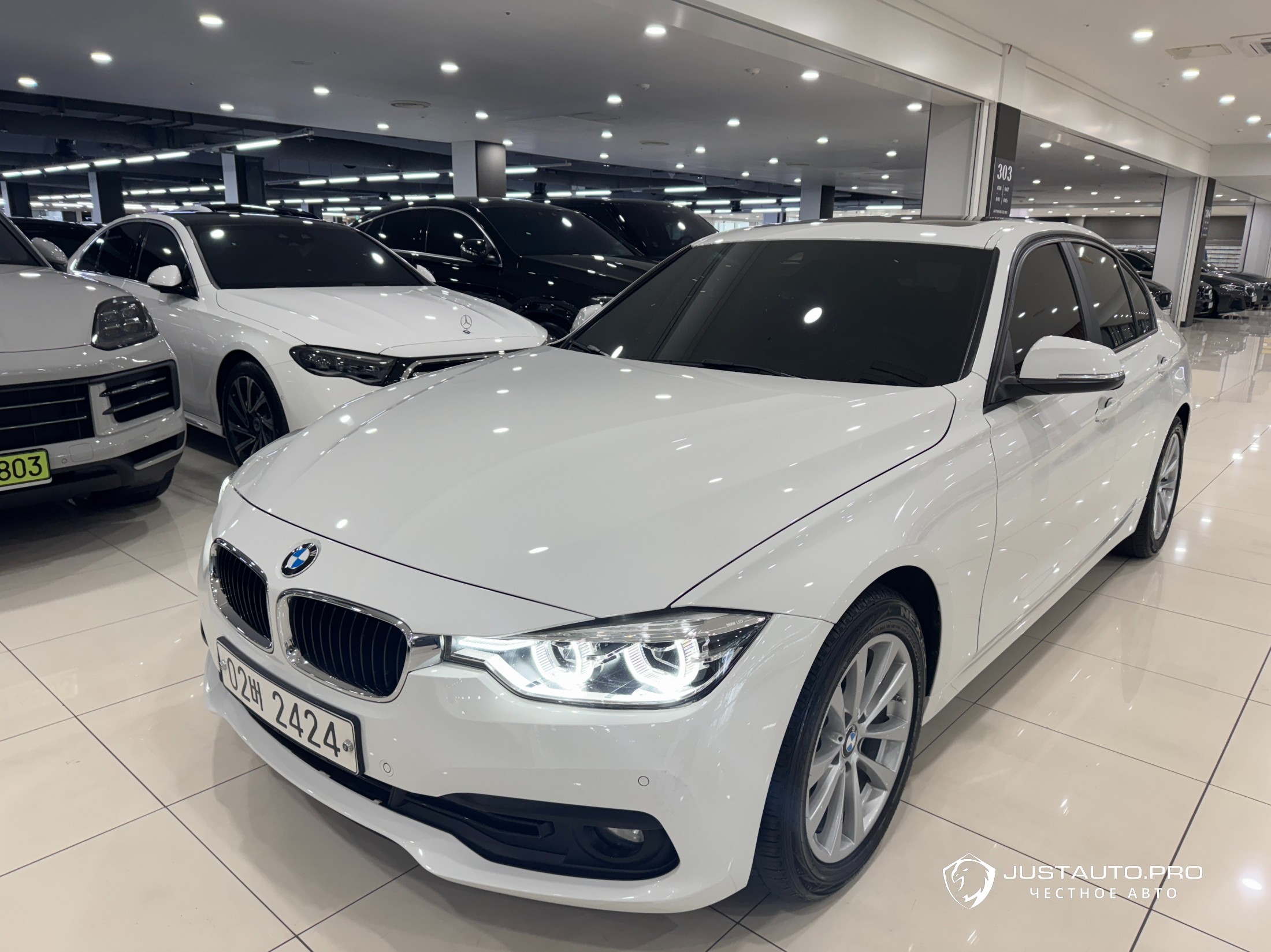 Автомобиль BMW 3-Series