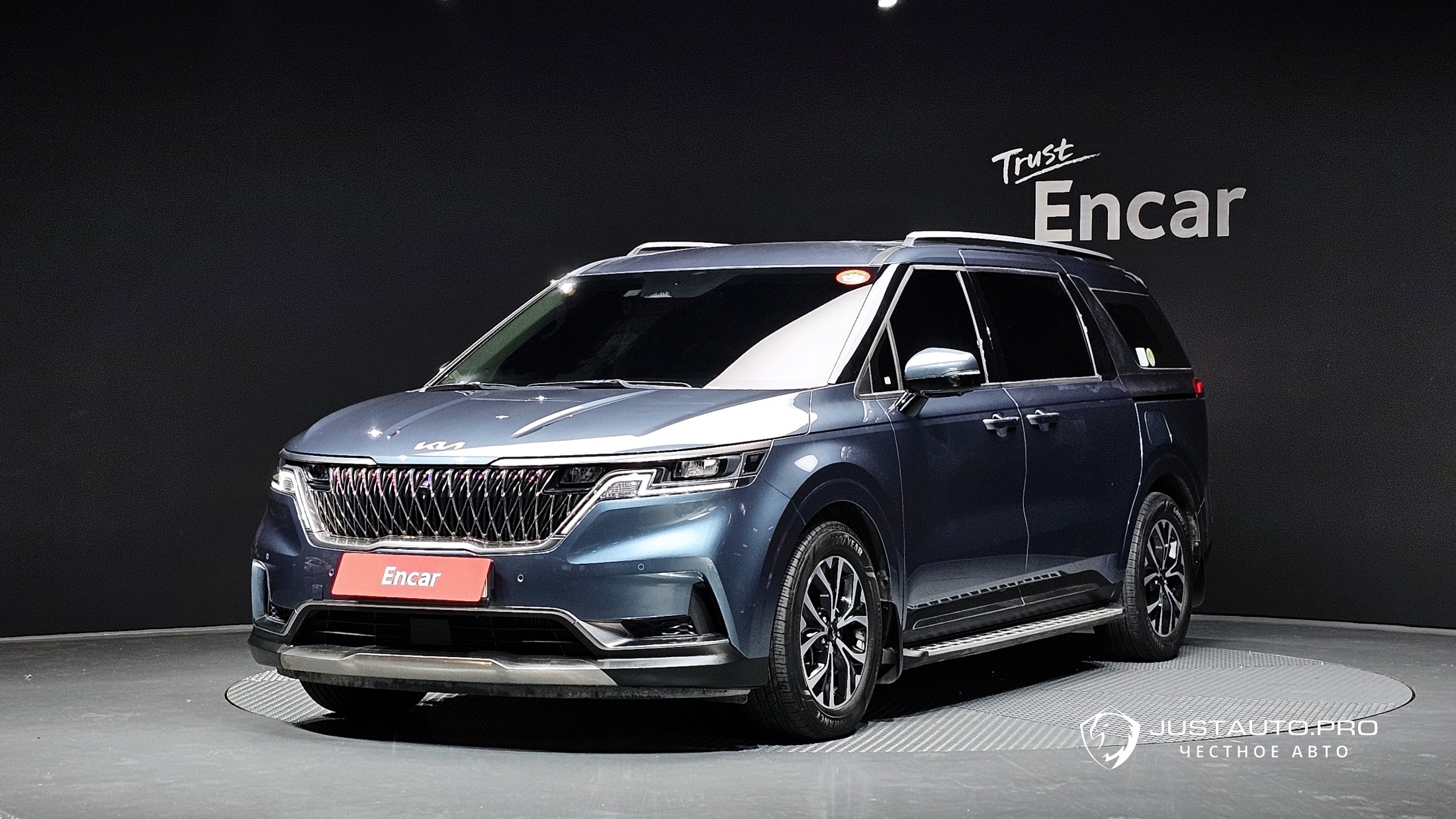 Автомобиль Kia Canival