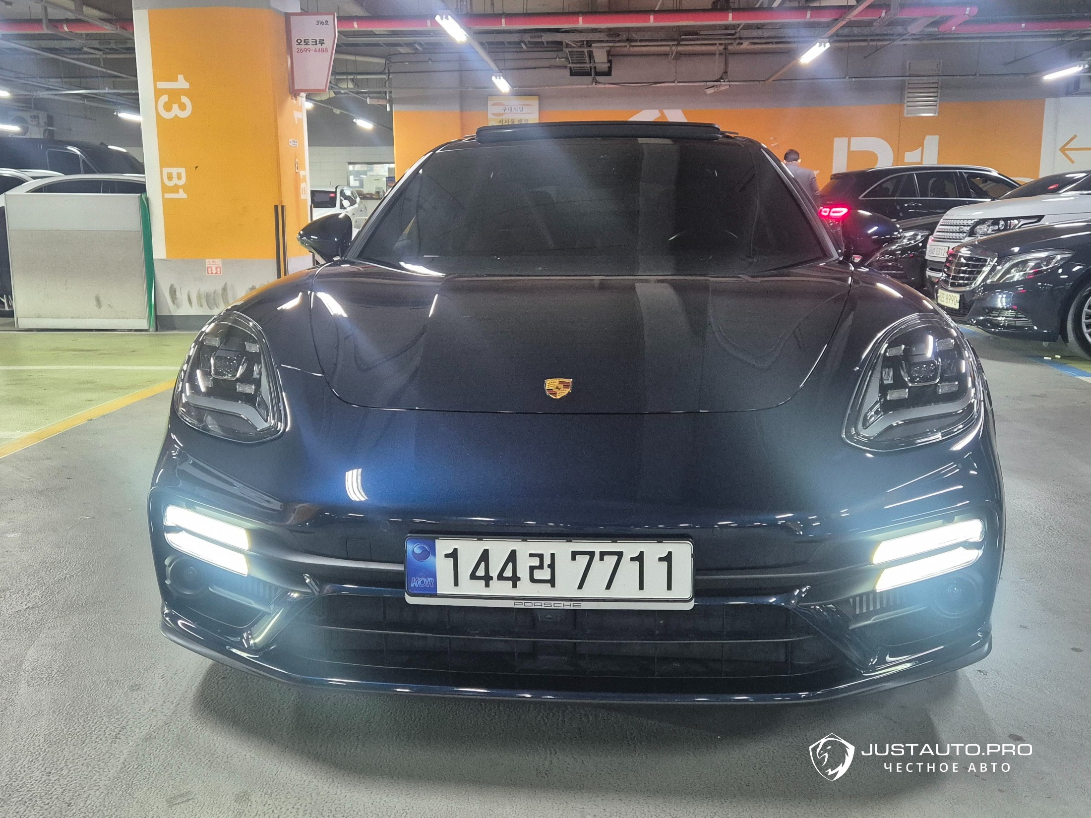Автомобиль Porsche Panamera