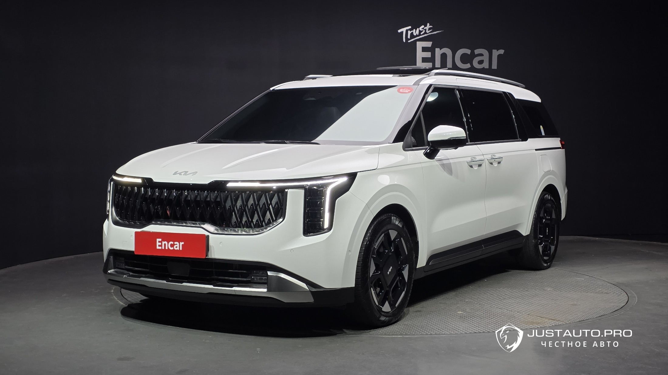 Автомобиль Kia Canival