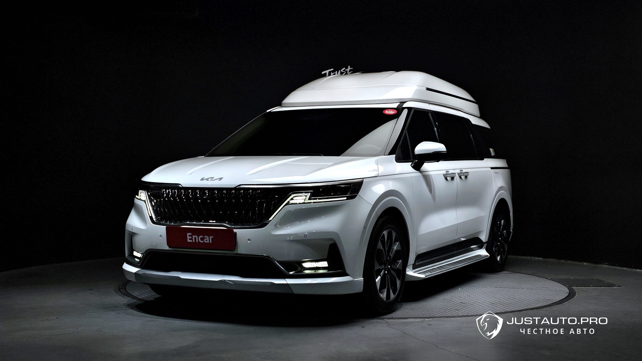 Автомобиль Kia Canival