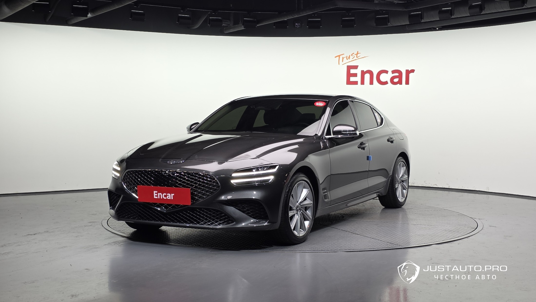 Автомобиль Genesis G70