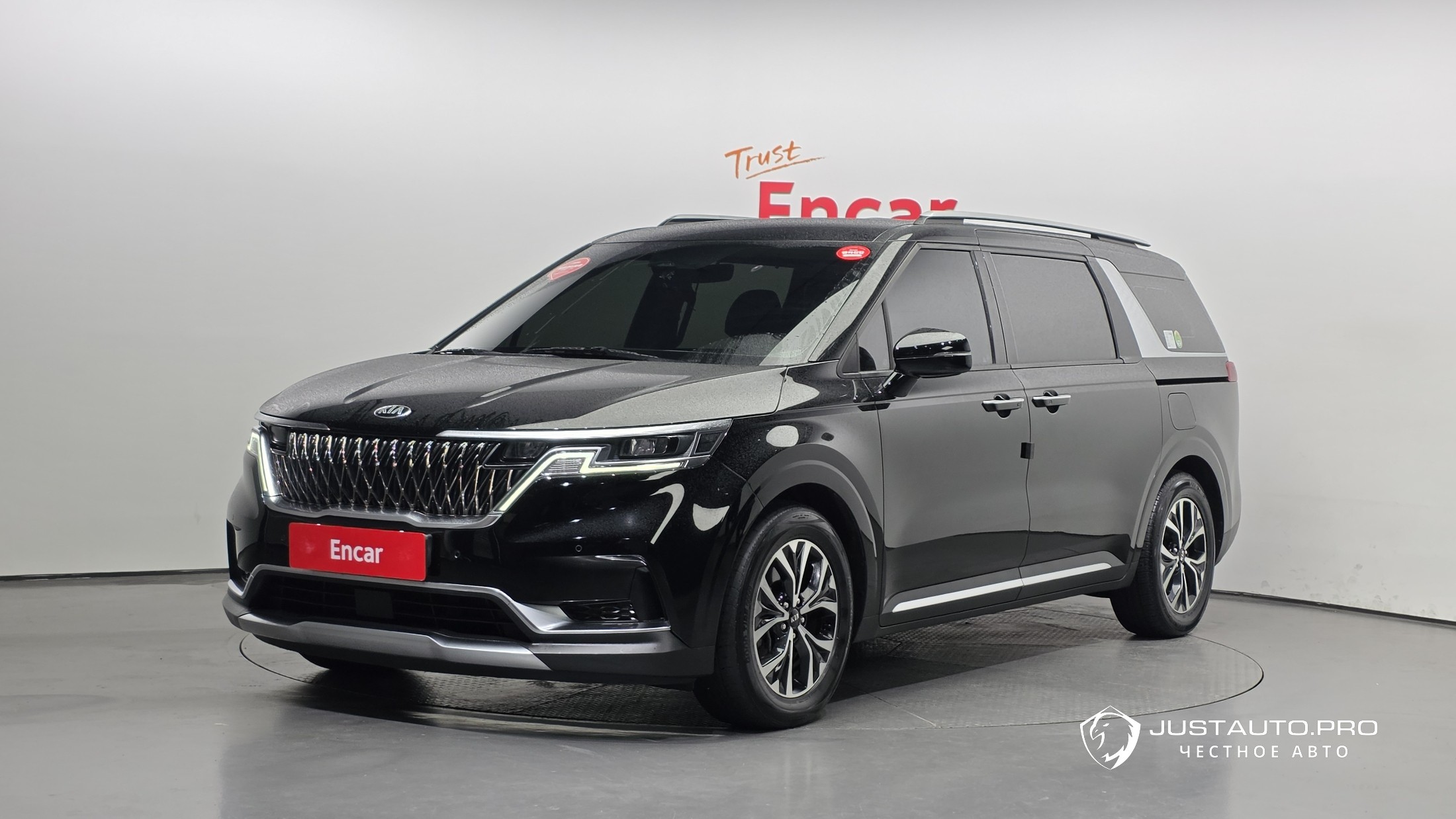 Автомобиль Kia Canival