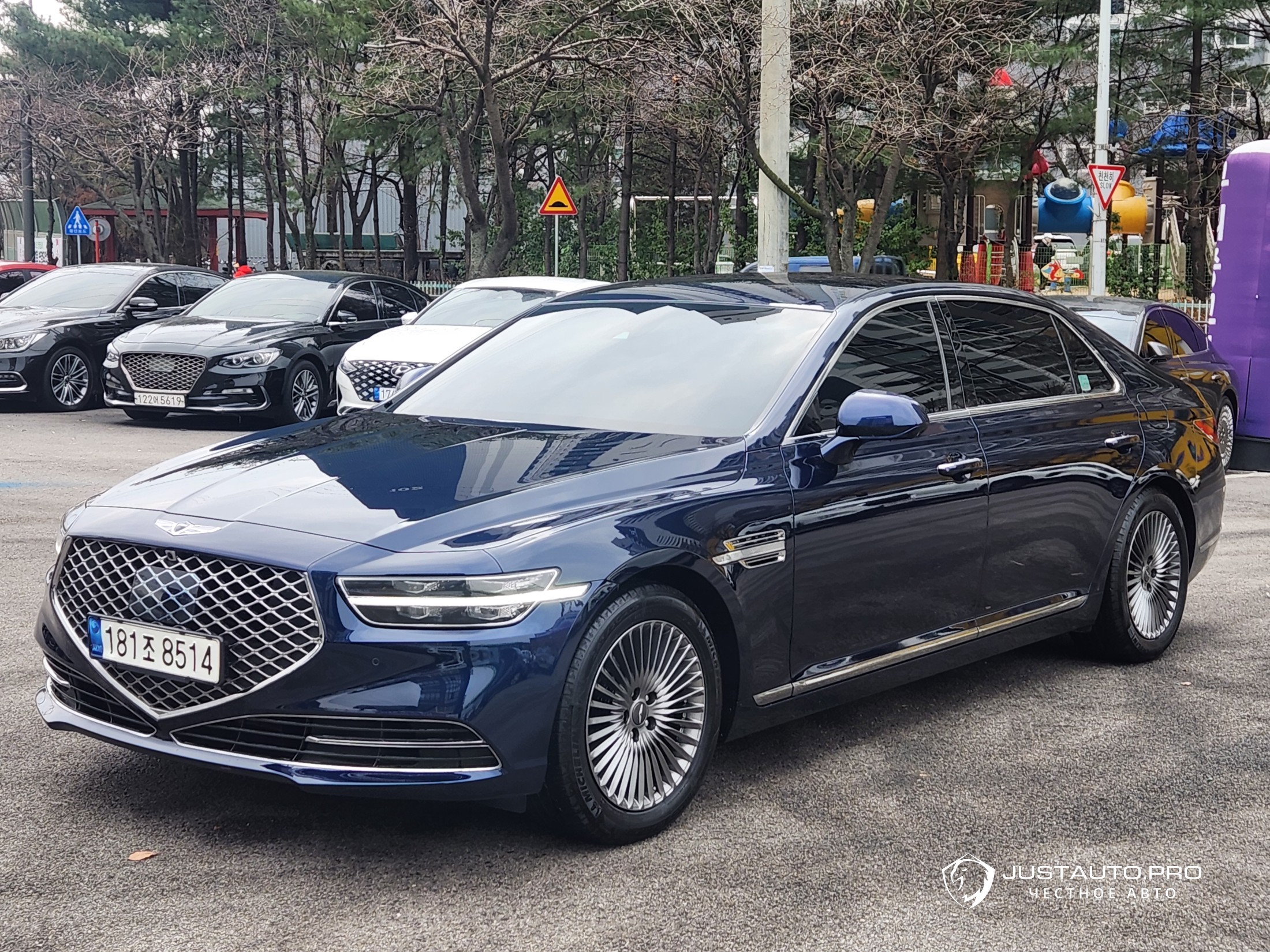 Автомобиль Genesis G90