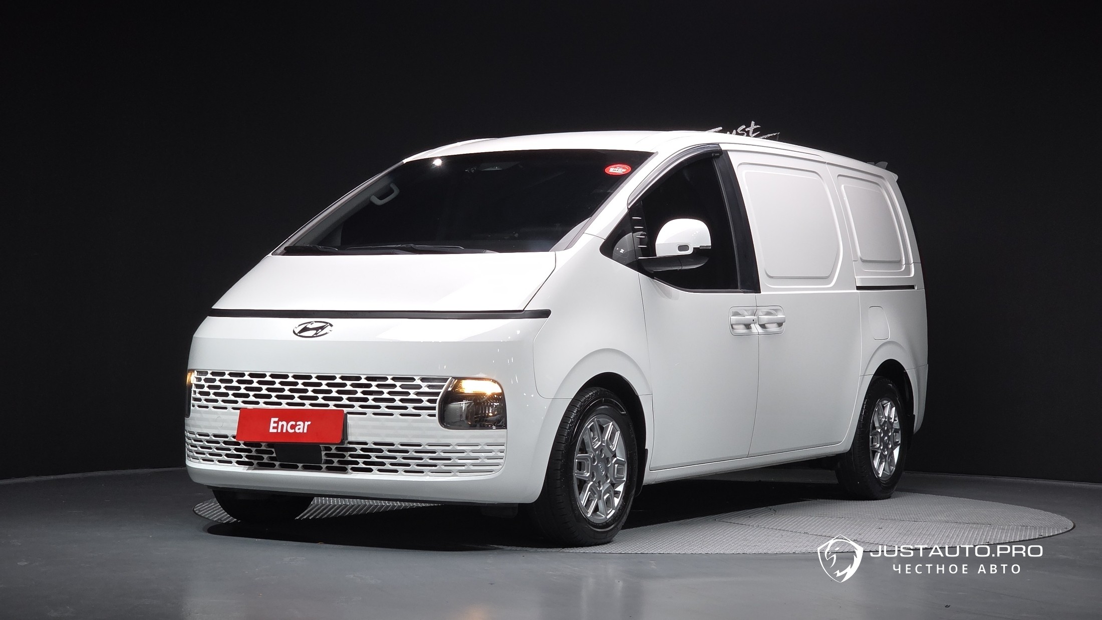 Автомобиль Hyundai Staria