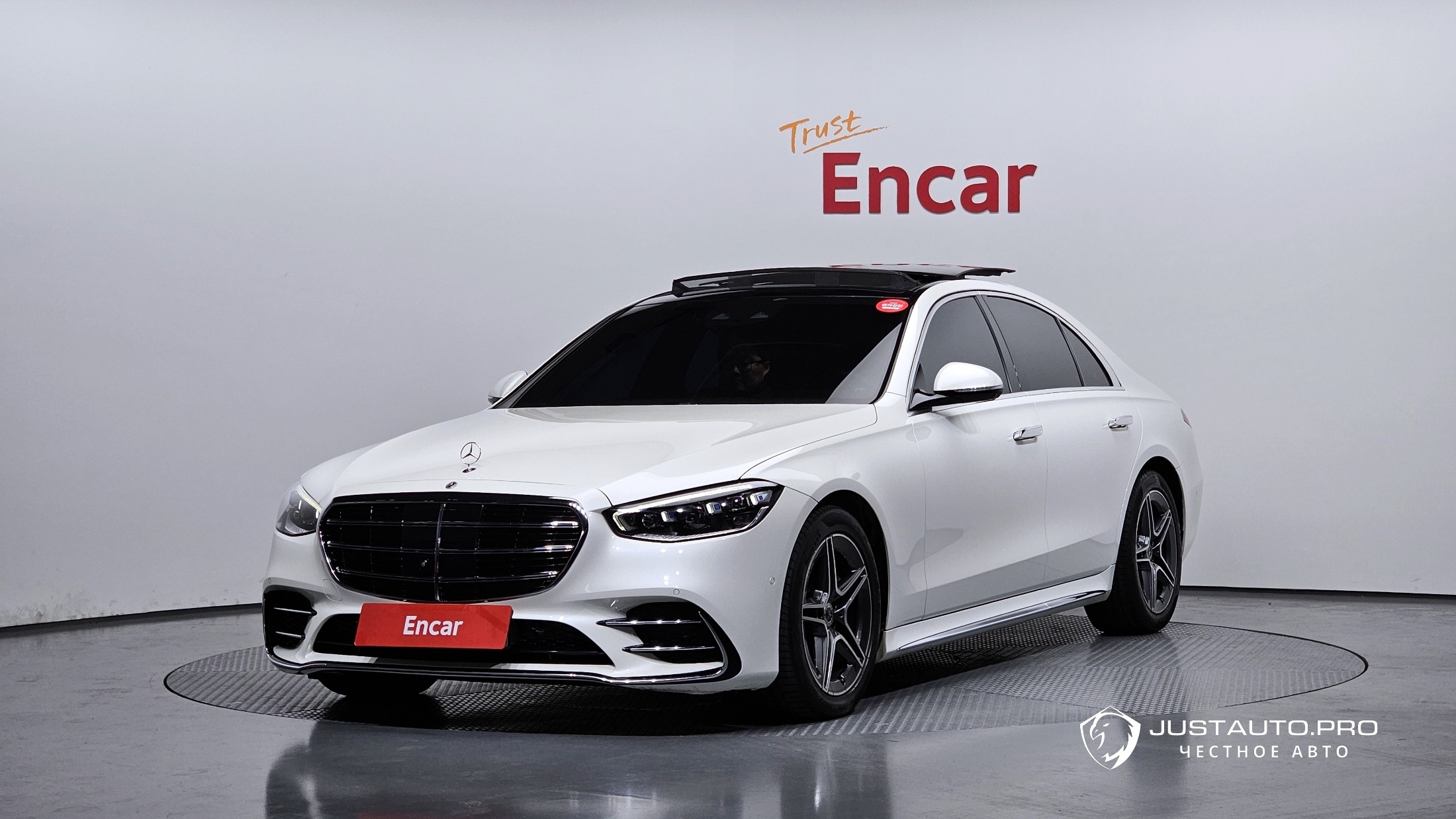 Автомобиль Mercedes-Benz S-Class