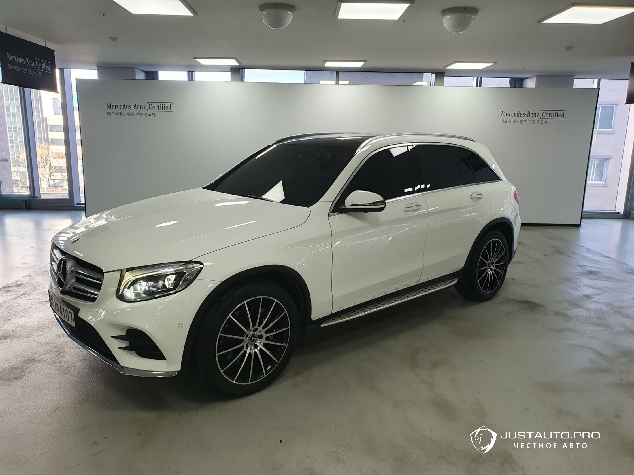 Автомобиль Mercedes-Benz GLC-Class