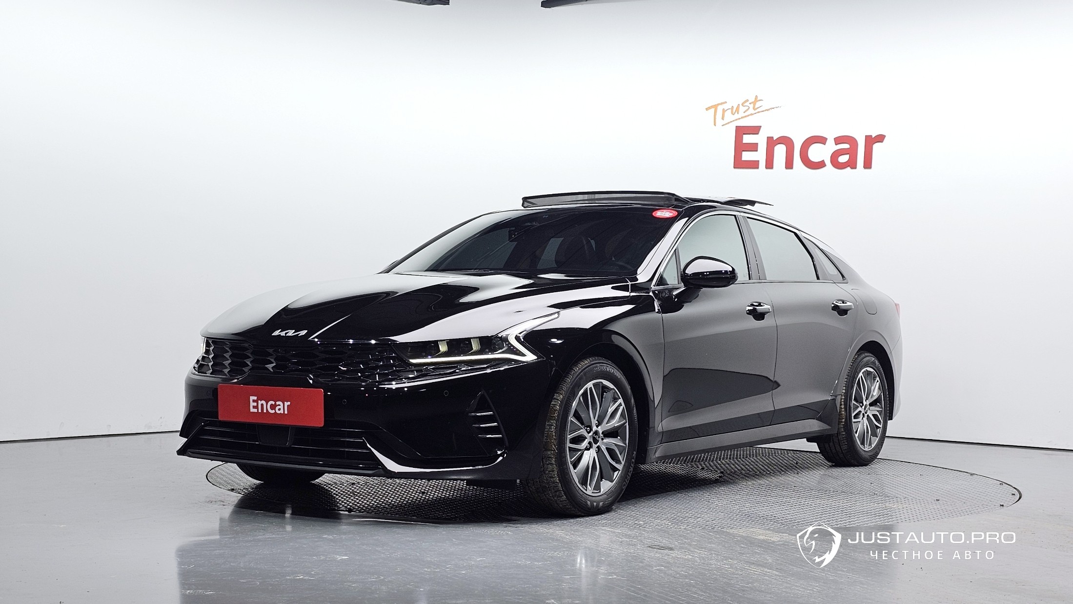 Автомобиль Kia K5