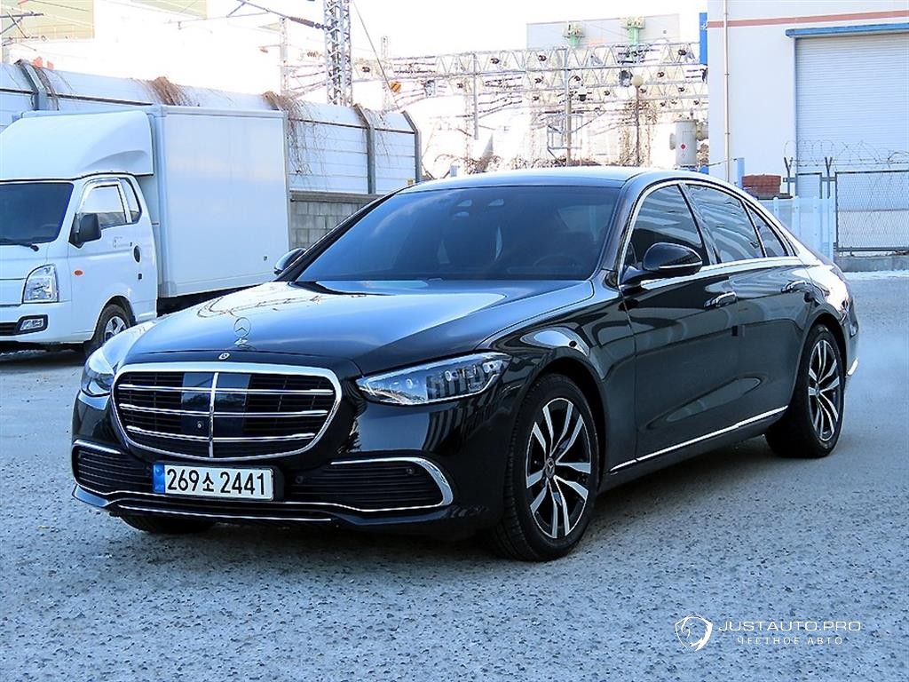 Автомобиль Mercedes-Benz S-Class