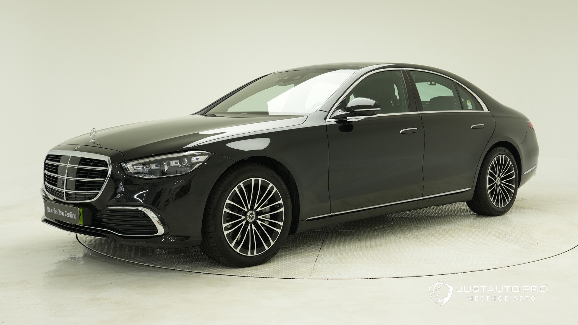 Автомобиль Mercedes-Benz S-Class