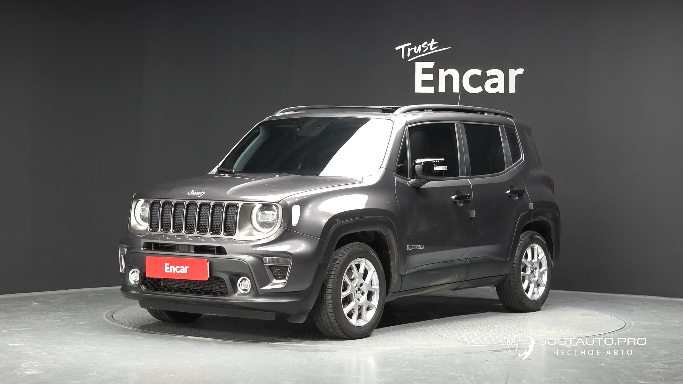 Автомобиль Jeep Renegade