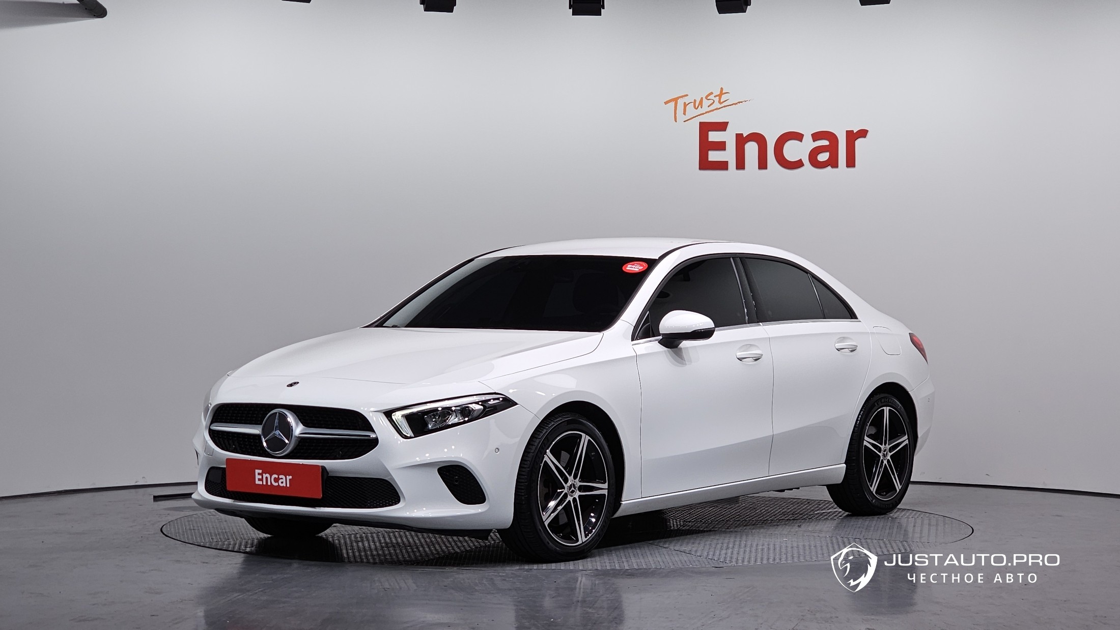 Автомобиль Mercedes-Benz A-Class