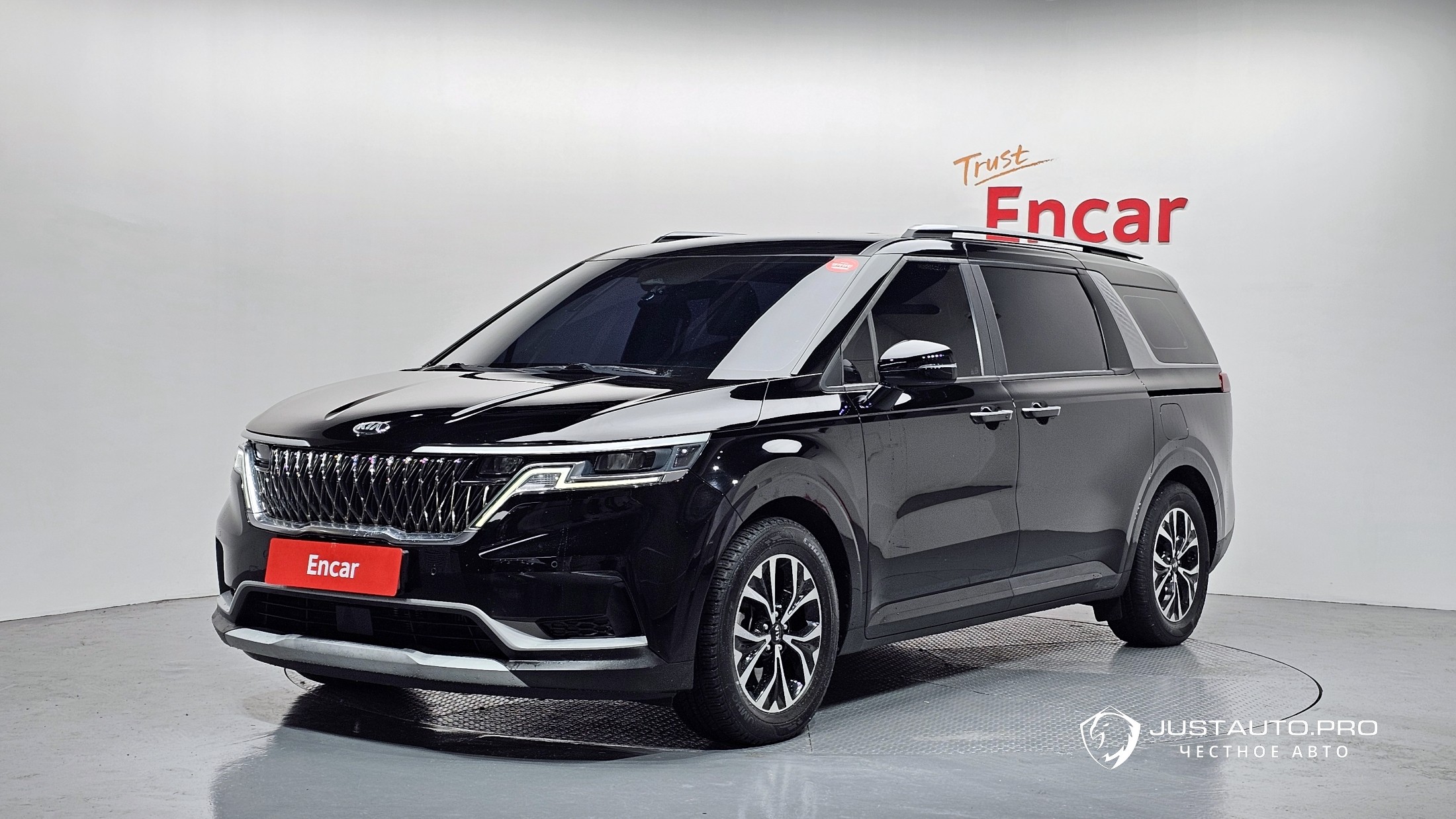 Автомобиль Kia Canival