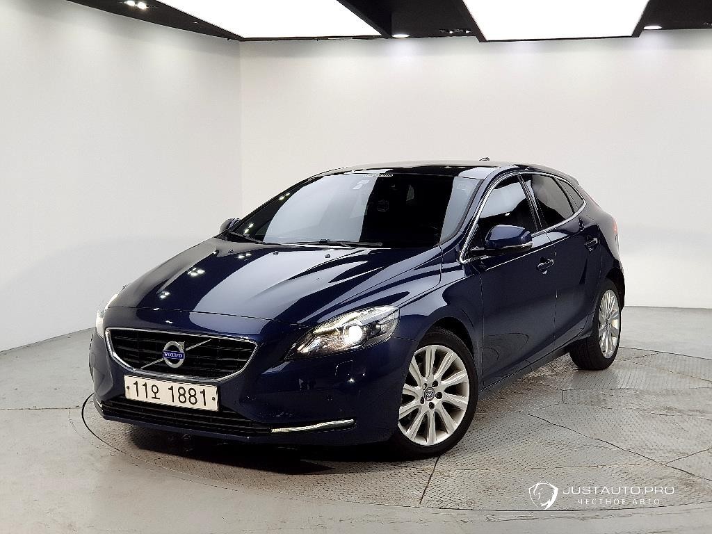 Автомобиль Volvo V40