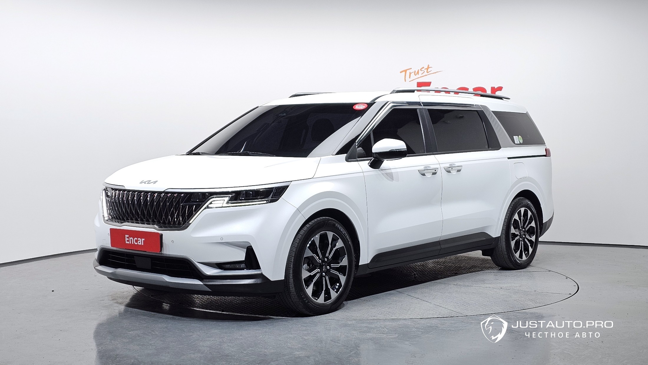 Автомобиль Kia Canival