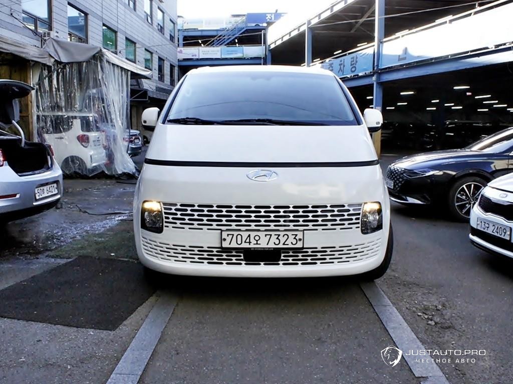 Автомобиль Hyundai Staria