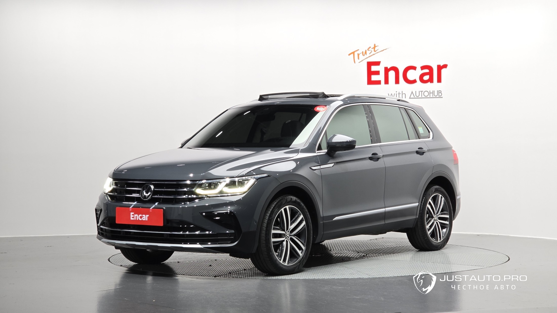 Автомобиль Volkswagen Tiguan