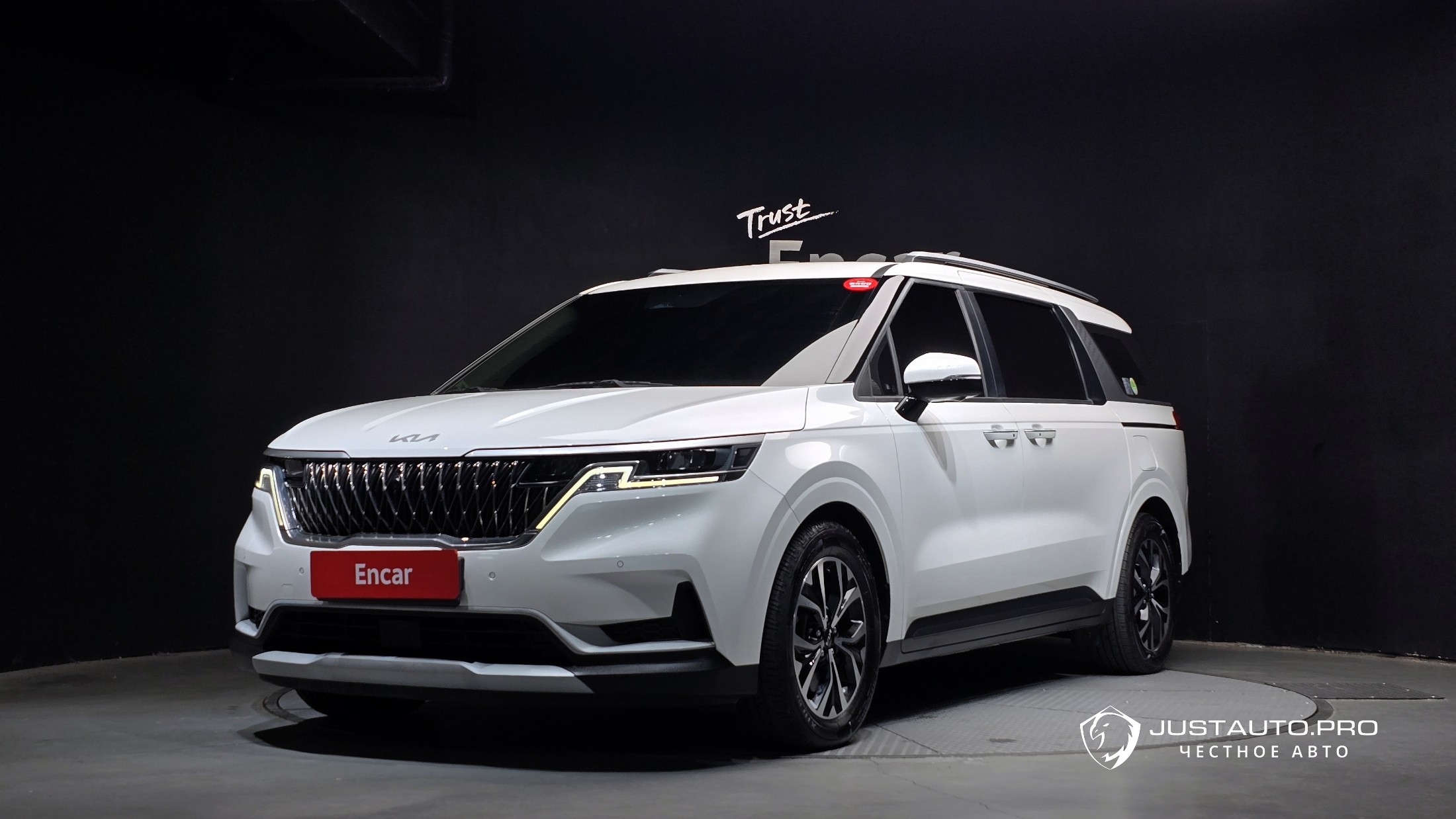 Автомобиль Kia Canival