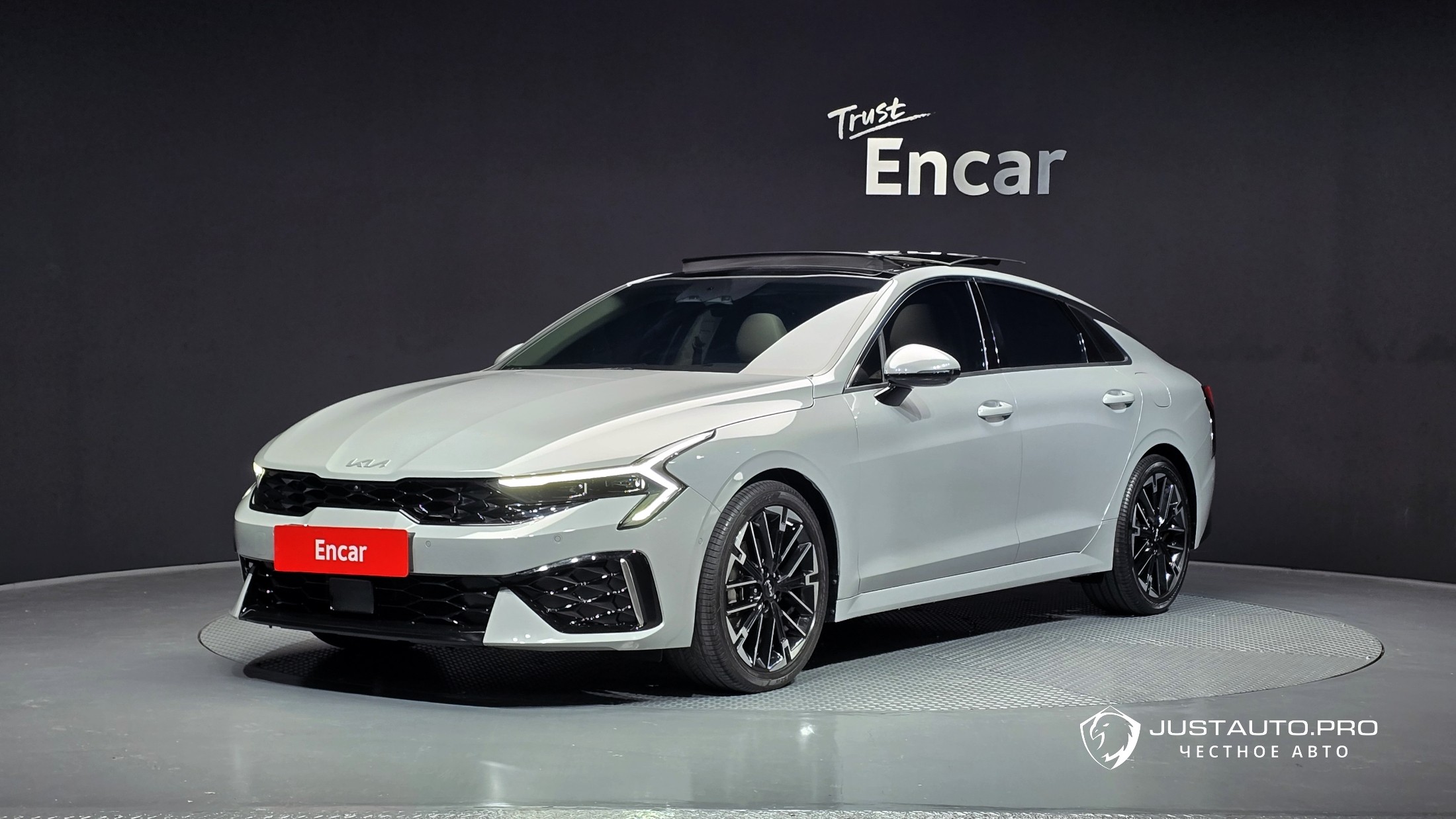 Автомобиль Kia K5