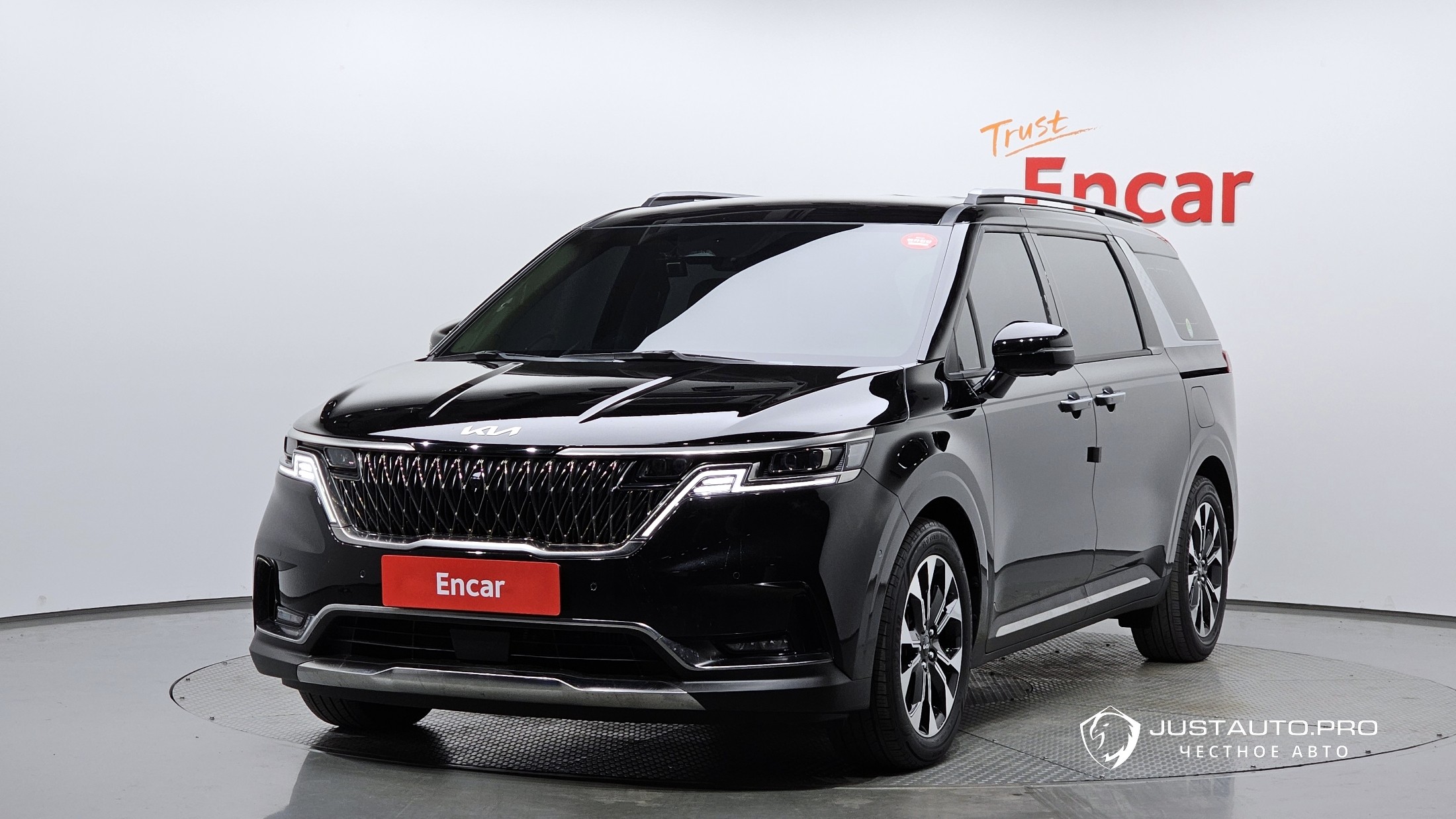 Автомобиль Kia Canival