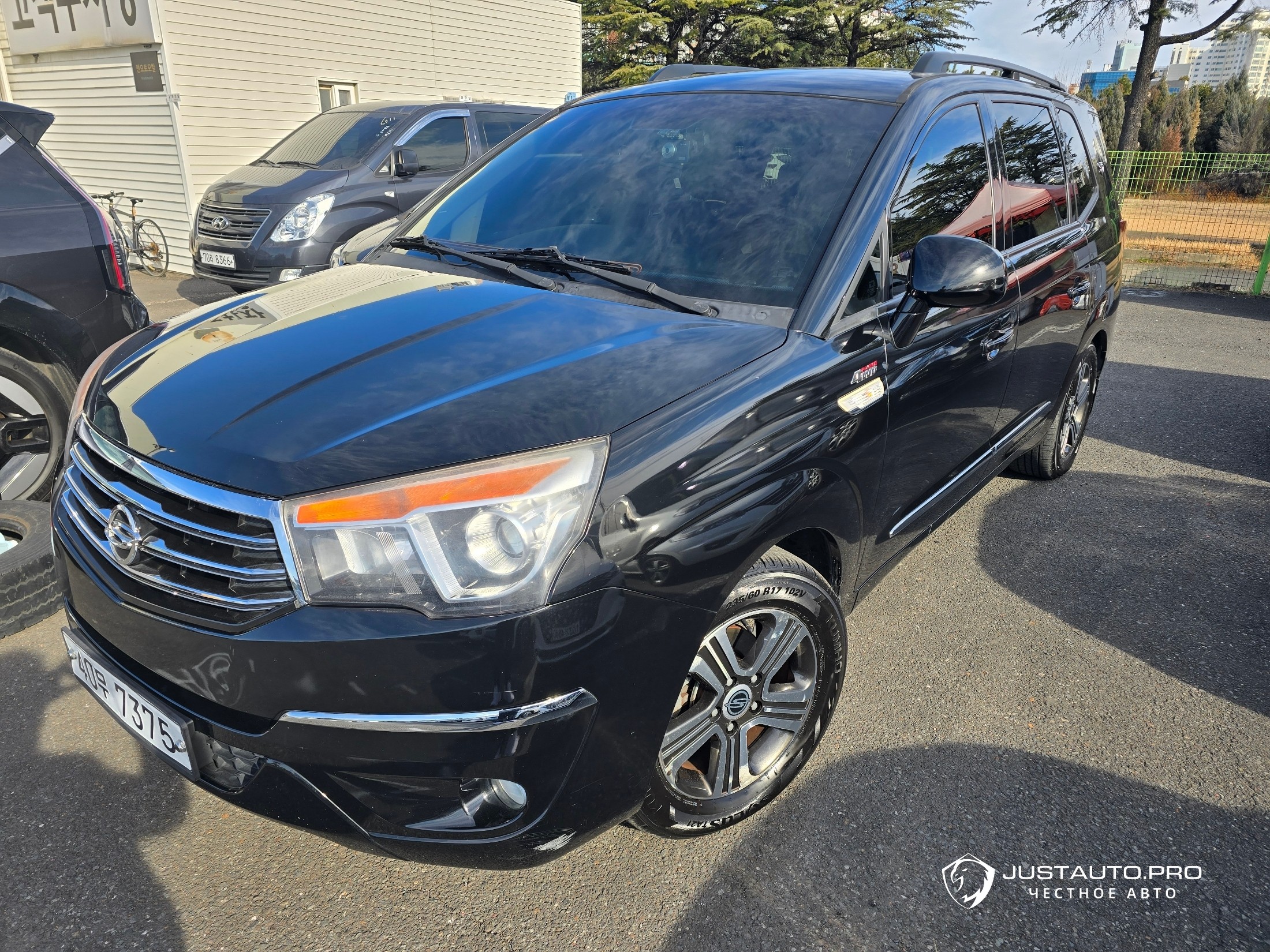 Автомобиль KG_Mobility_Ssangyong KORANDO