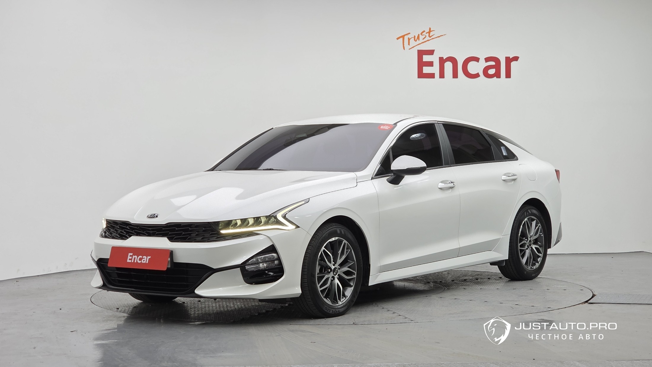 Автомобиль Kia K5