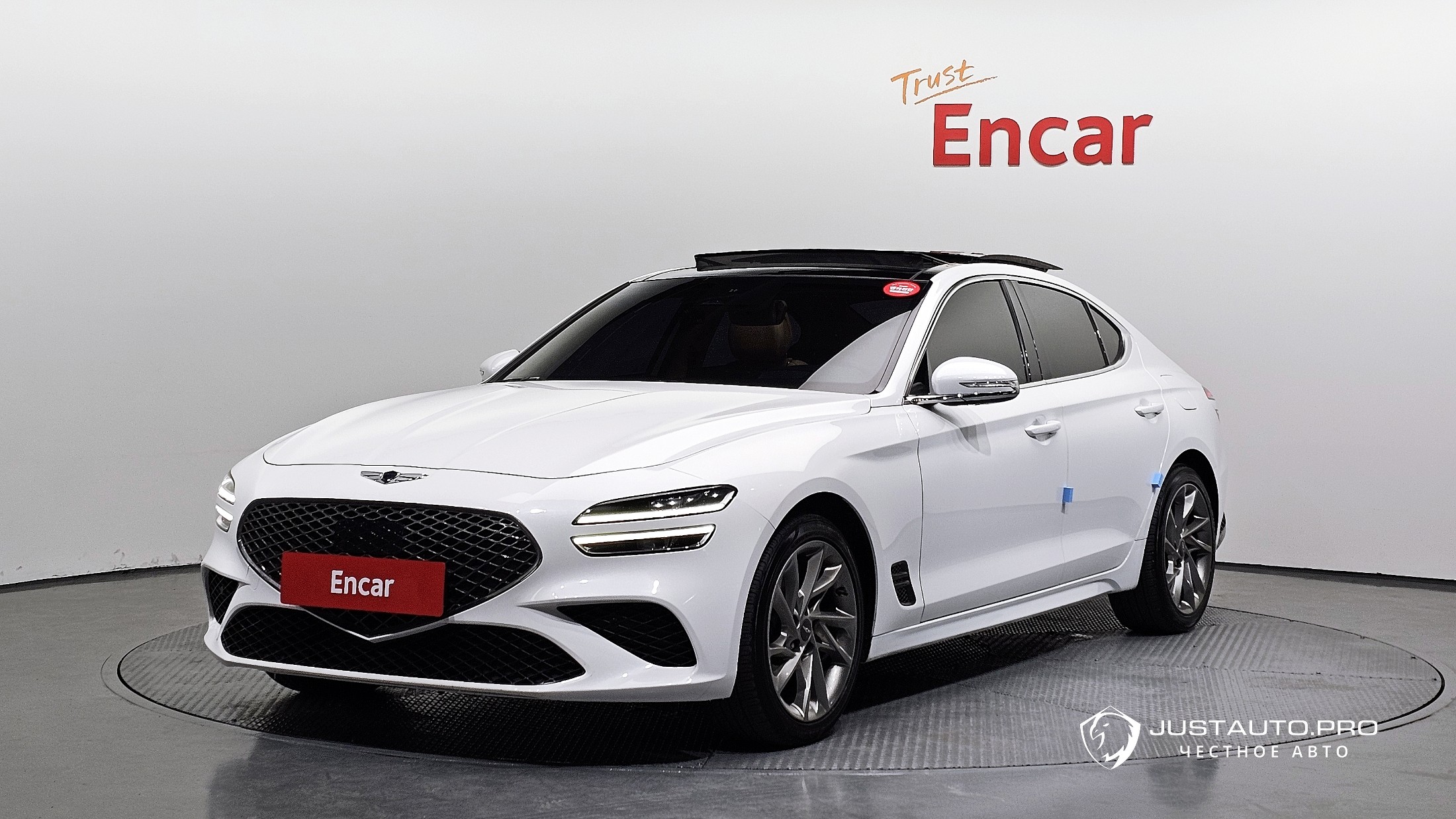 Автомобиль Genesis G70