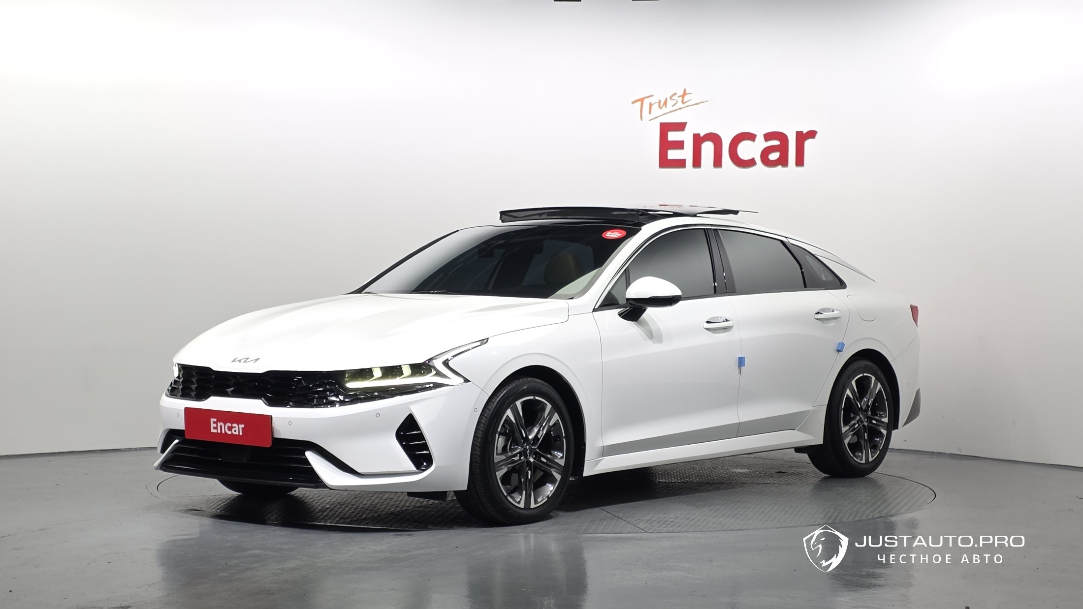 Автомобиль Kia K5