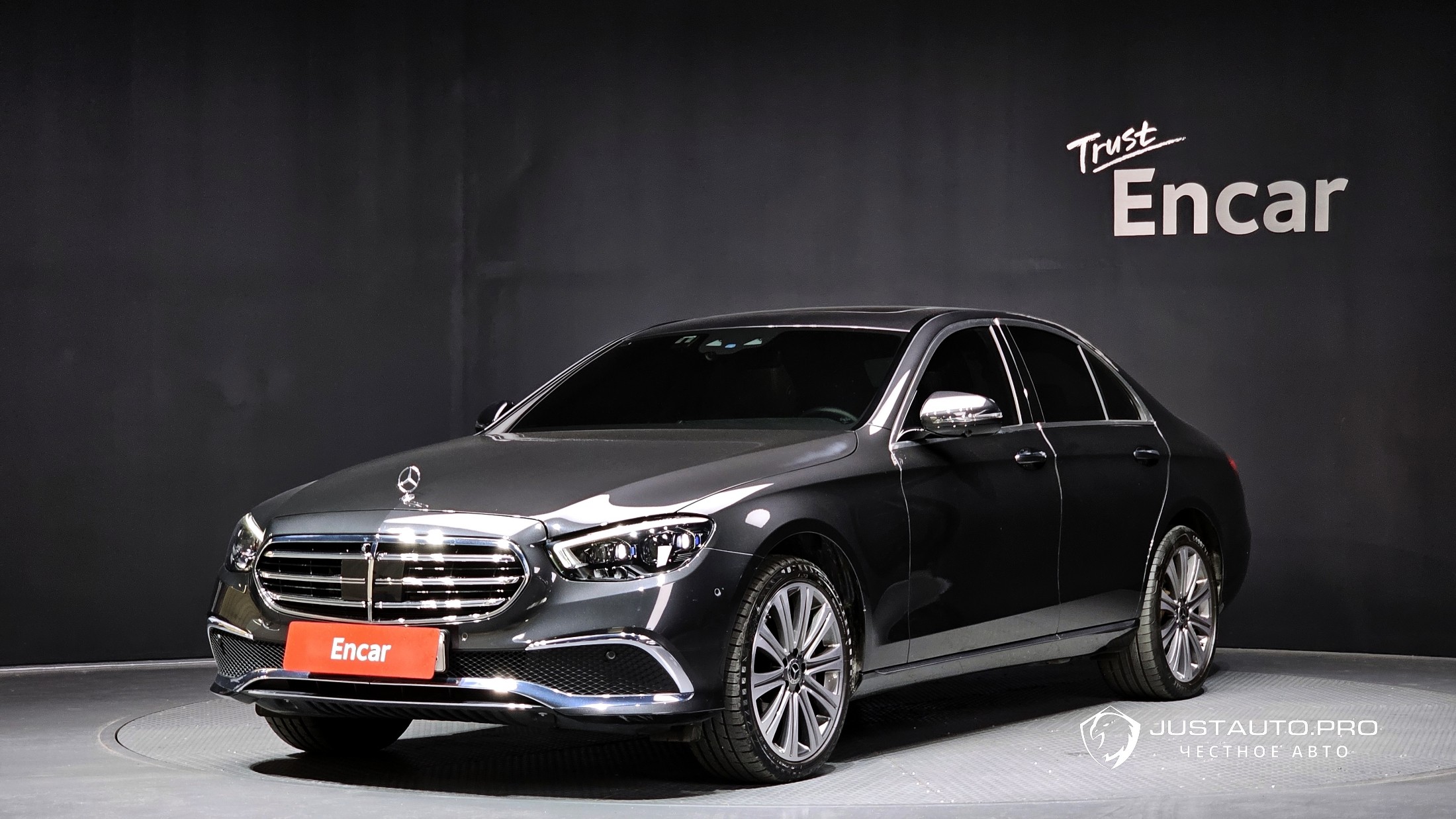 Автомобиль Mercedes-Benz E-Class