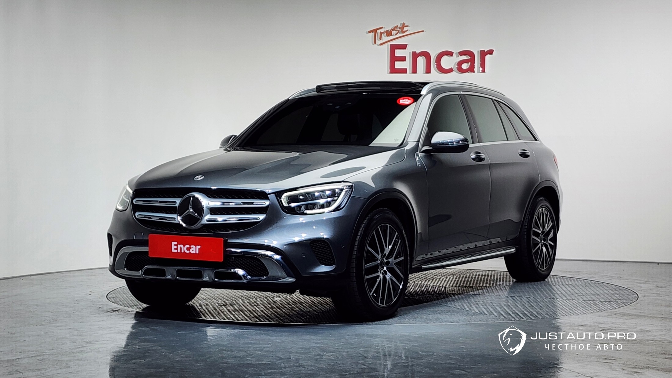 Автомобиль Mercedes-Benz GLC-Class