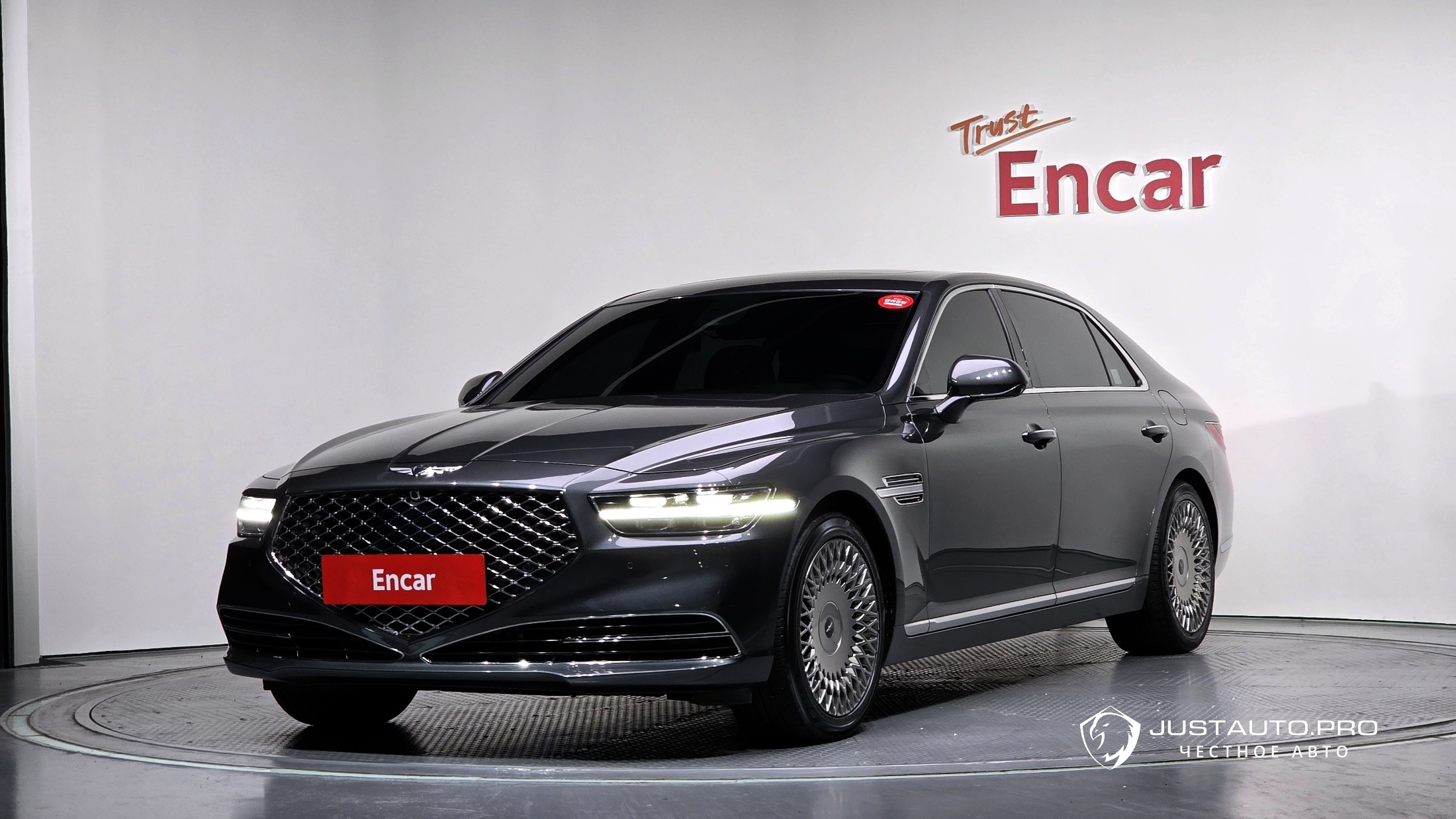 Автомобиль Genesis G90