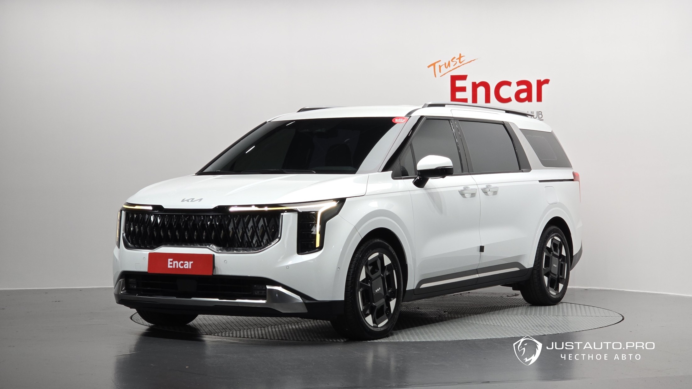 Автомобиль Kia Canival