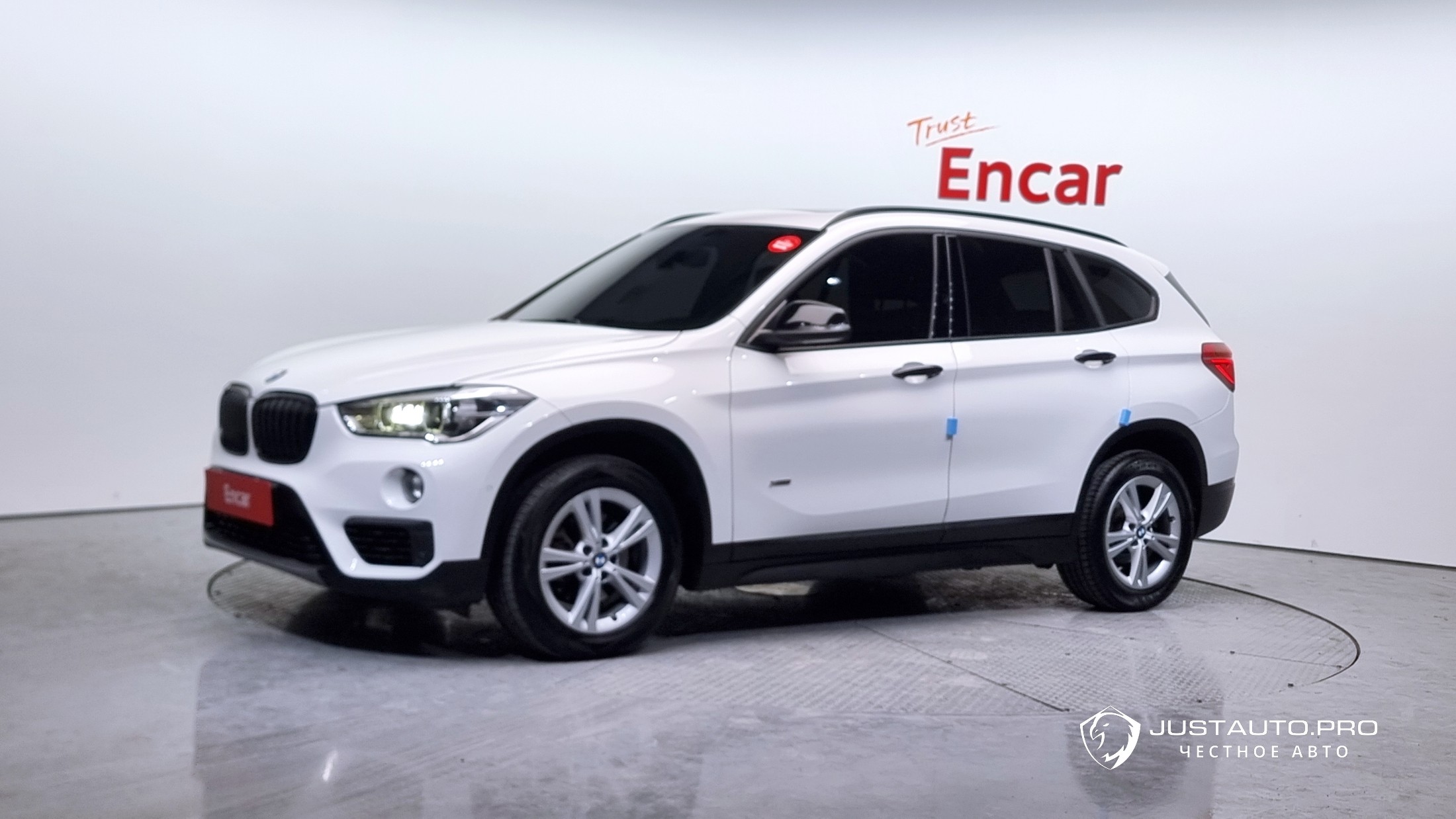 Автомобиль BMW X1